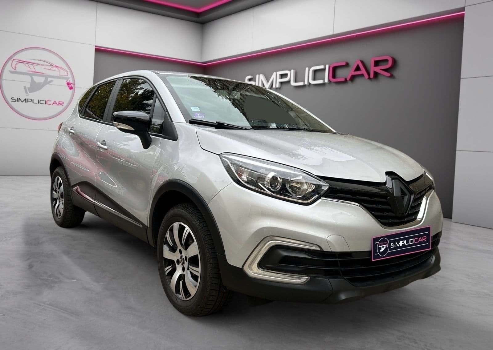 Lucas Carneiro - Vente Renault Captur gris